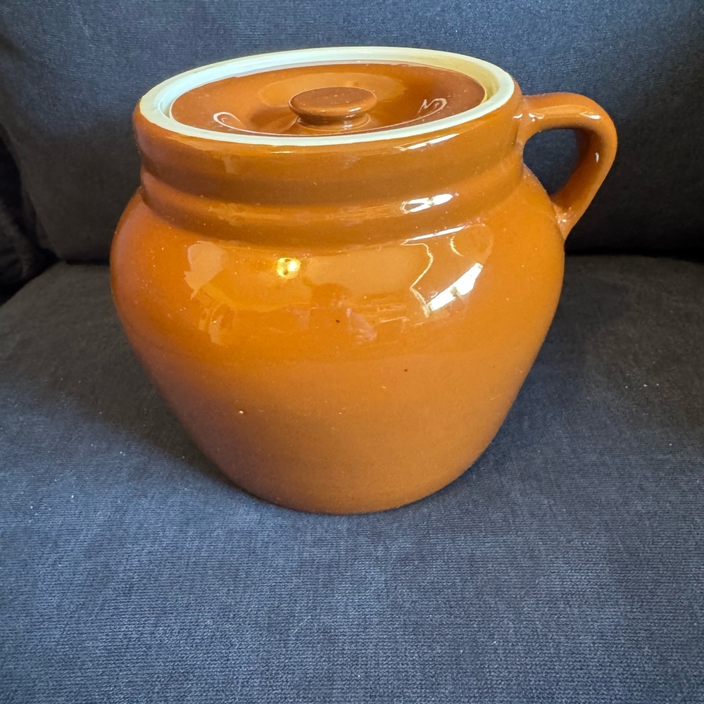 Vintage Hall 782 USA brown glazed stoneware bean pot with lid and handle